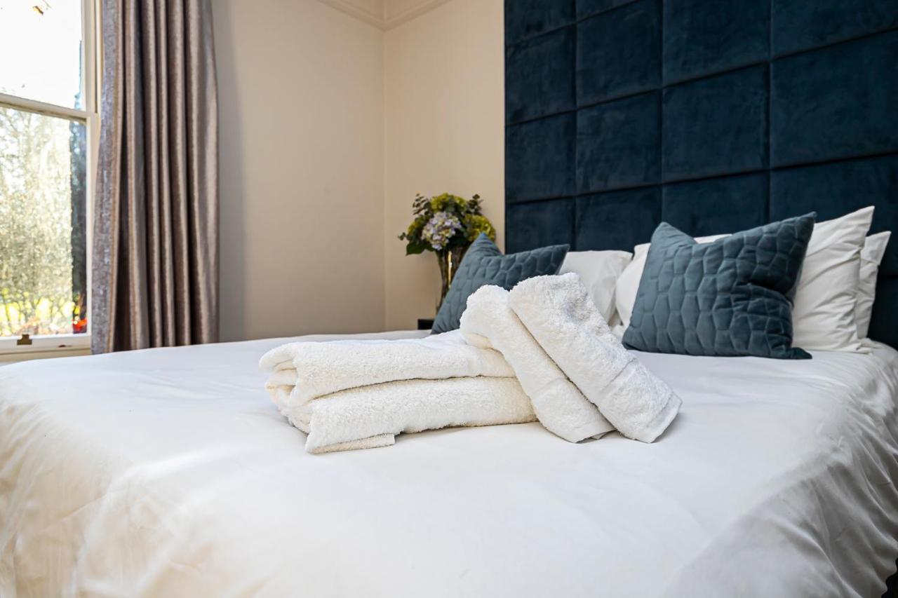 Pages Hotel And Guesthouse هارلو المظهر الخارجي الصورة