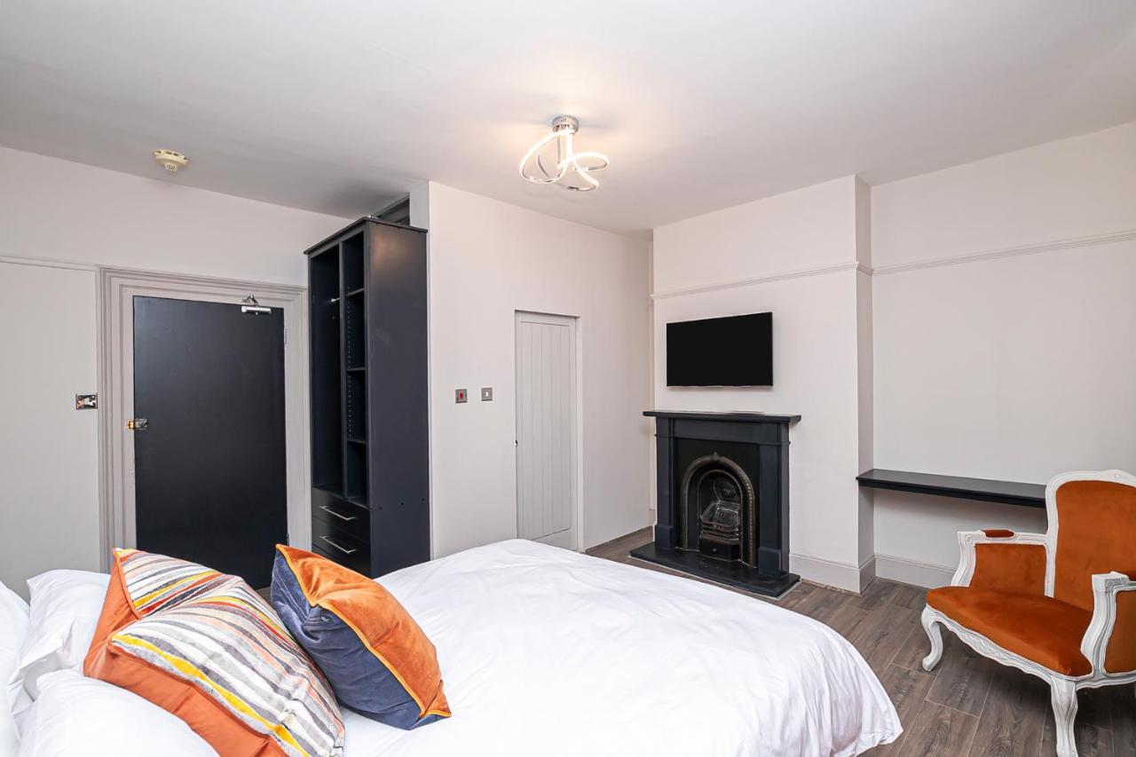 Pages Hotel And Guesthouse هارلو المظهر الخارجي الصورة